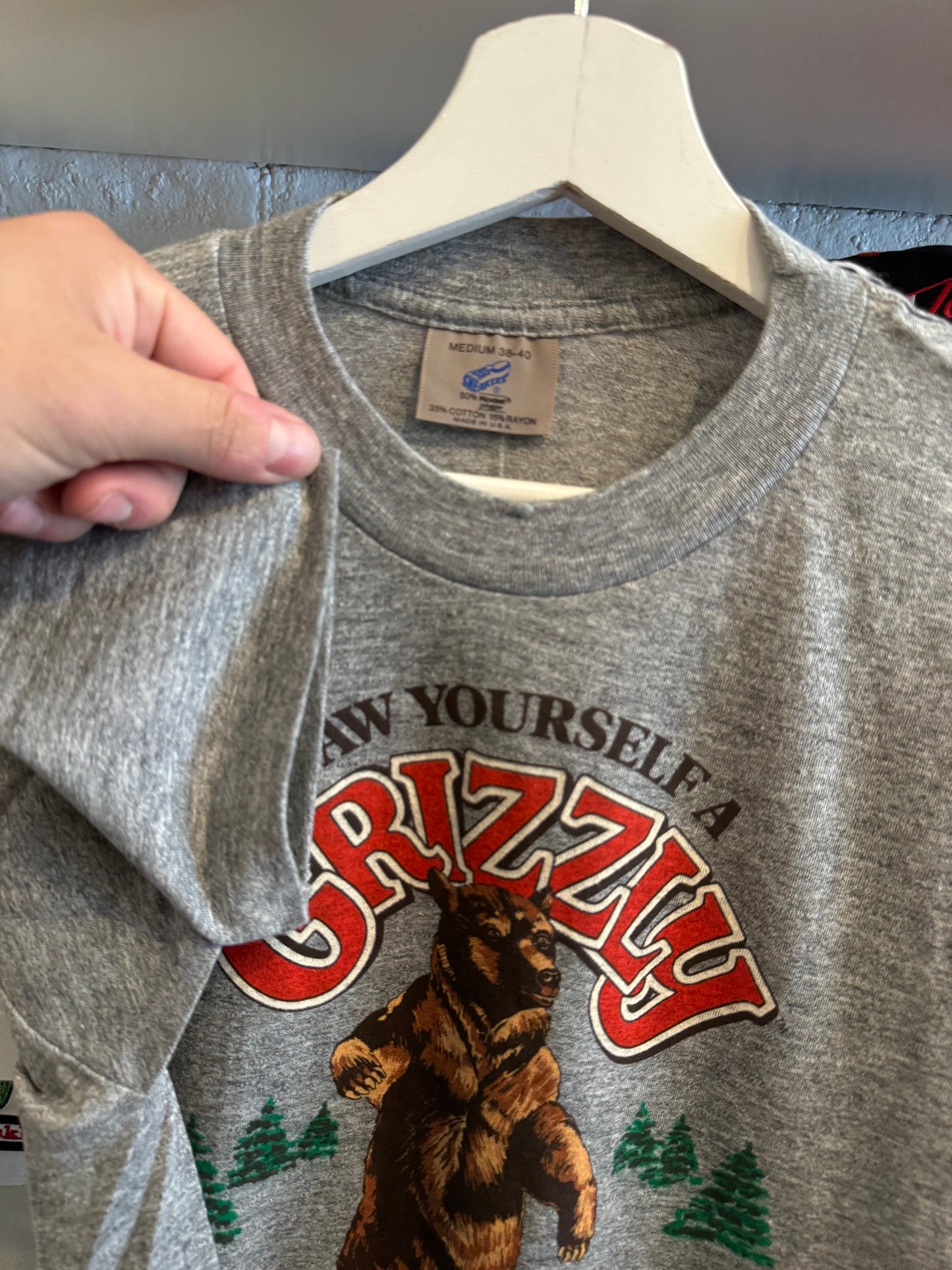 Vintage Grizzly Beer T-Shirt Size Medium Fits S/M