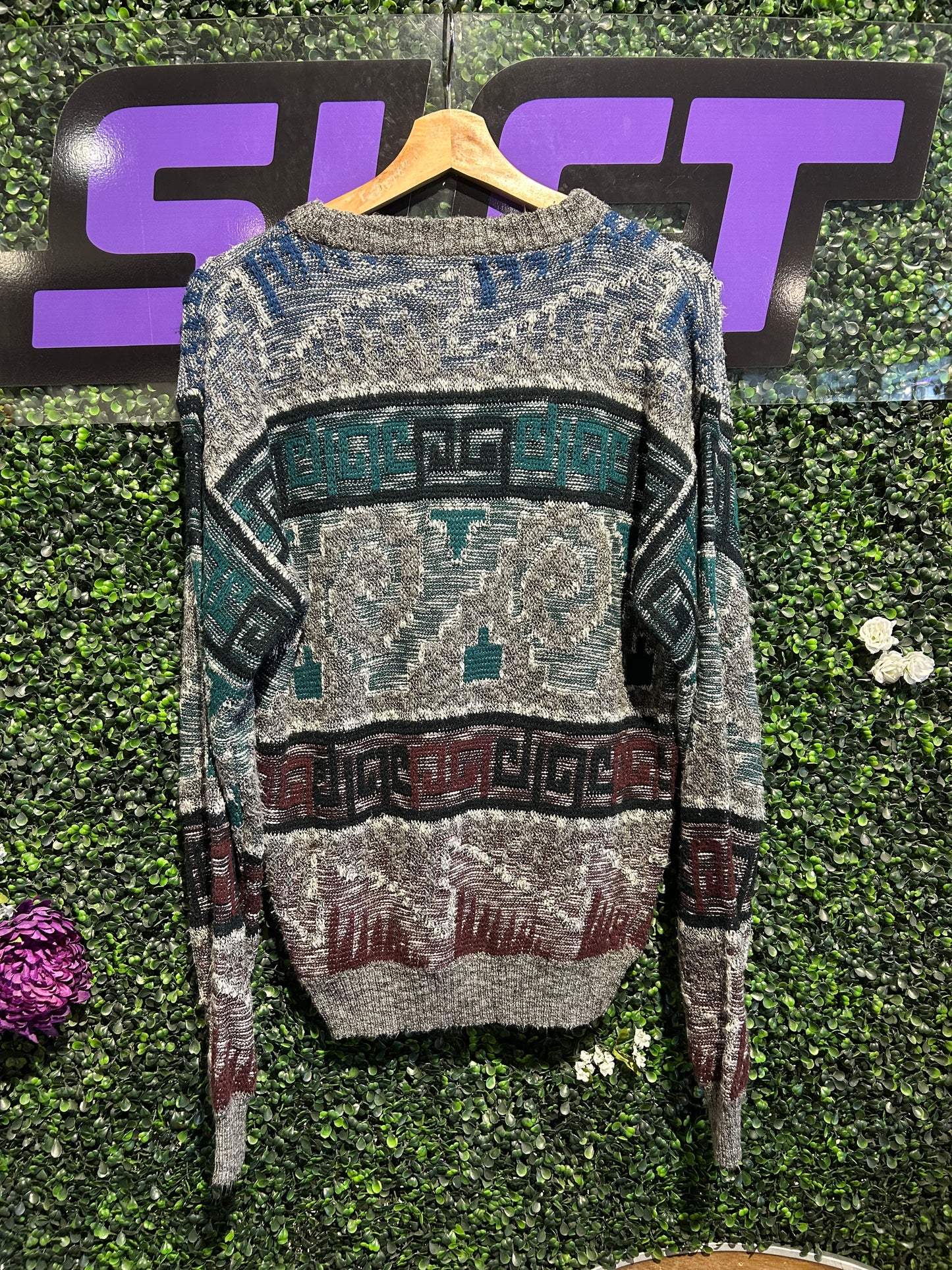 Vintage Coogi-Style Knit Sweater. Size Medium
