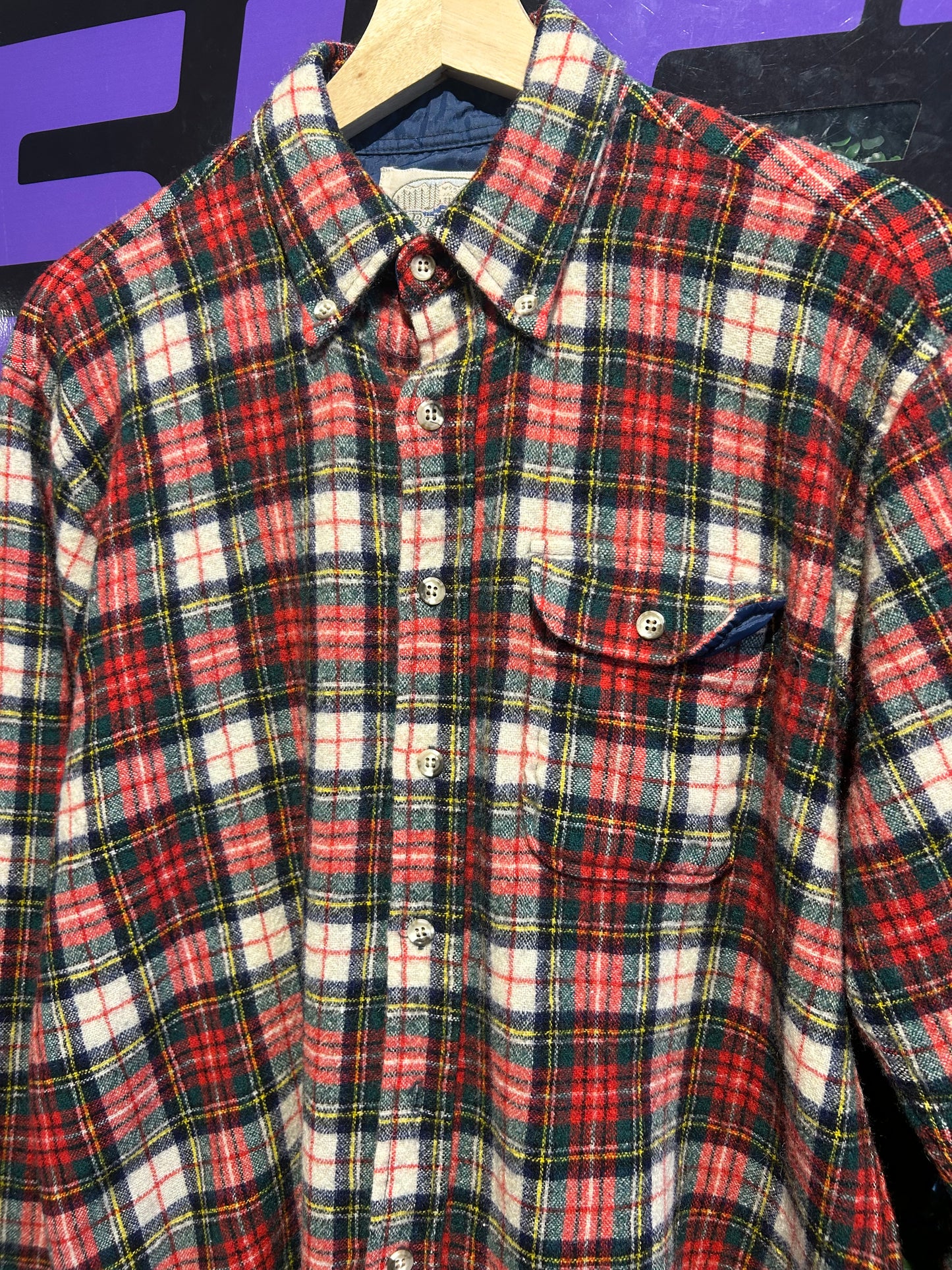 80s Button-Up Flannel Shirt. Size Medium