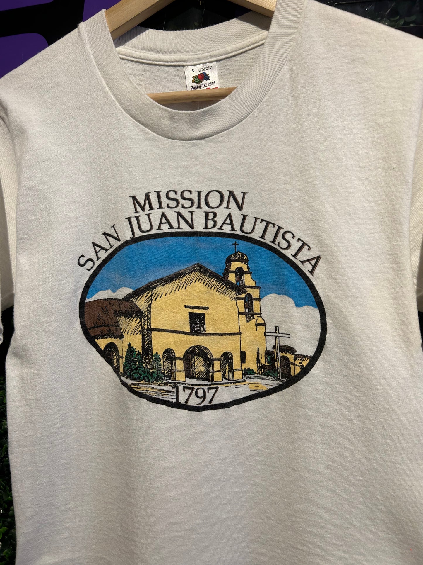 90s San Juan Bautista Mission T-Shirt. Size Small
