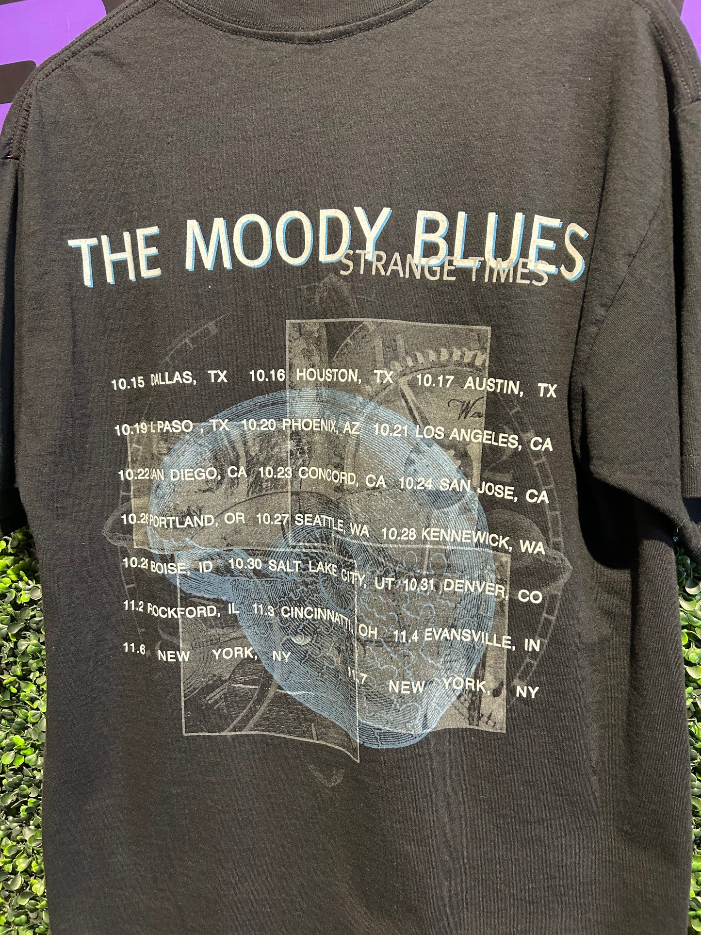 1999 The Moody Blues Strange Times Tour T-Shirt. Size Large