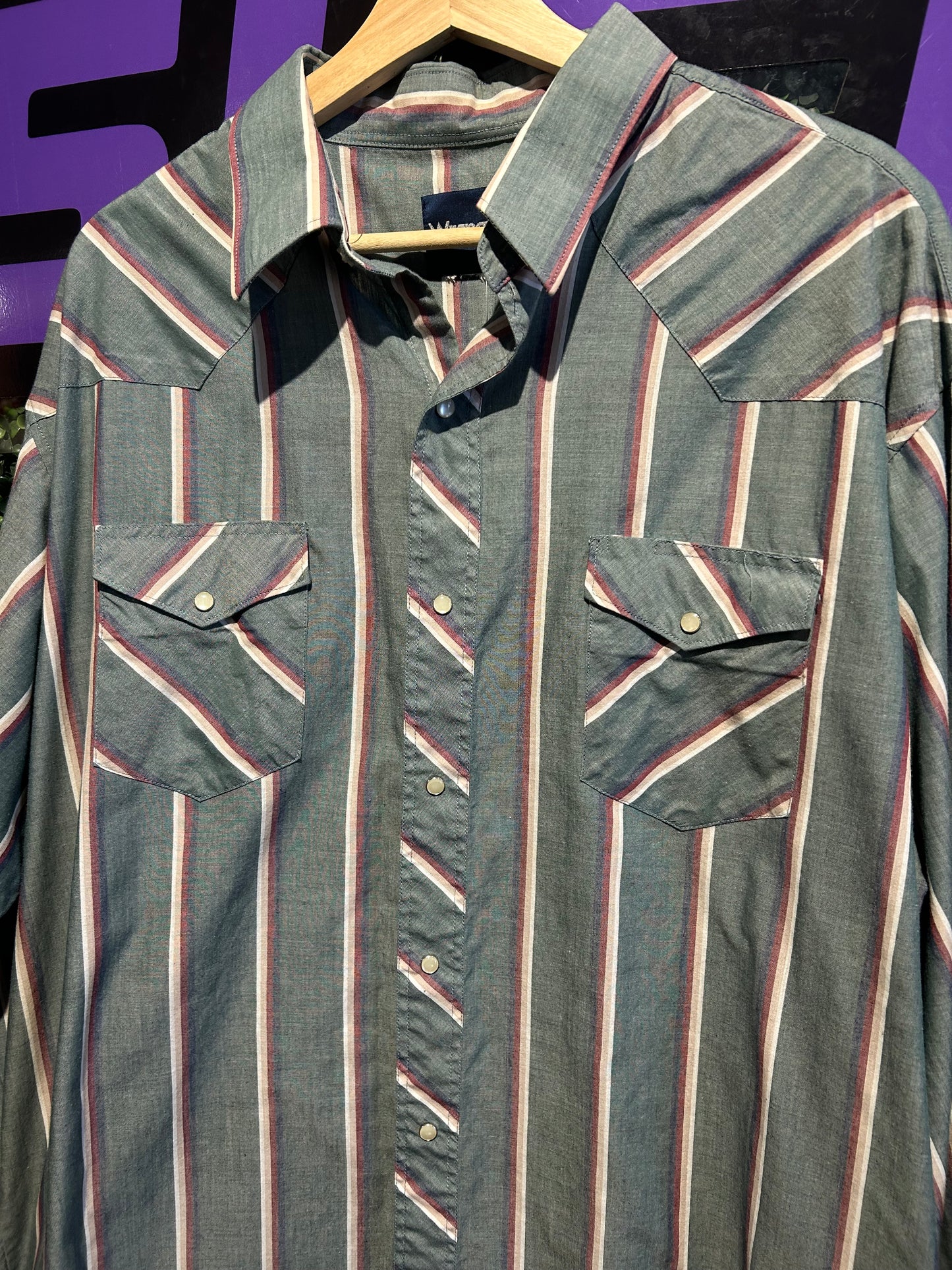 Vintage Wrangler Pearl-Snap Button-Up Shirt. Size XXL