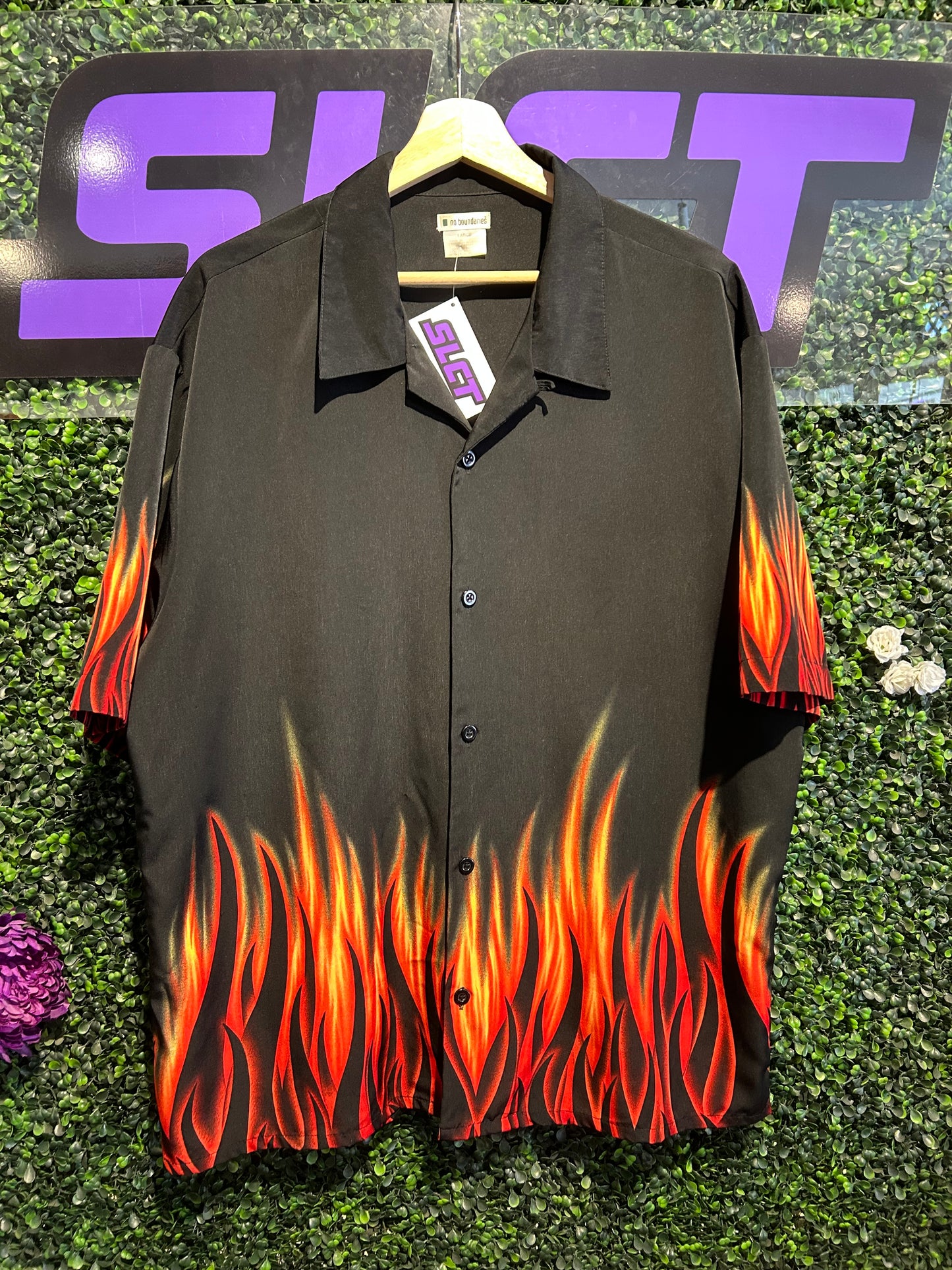 00s No Boundaries Flame Button-Up Shirt. Size L/XL