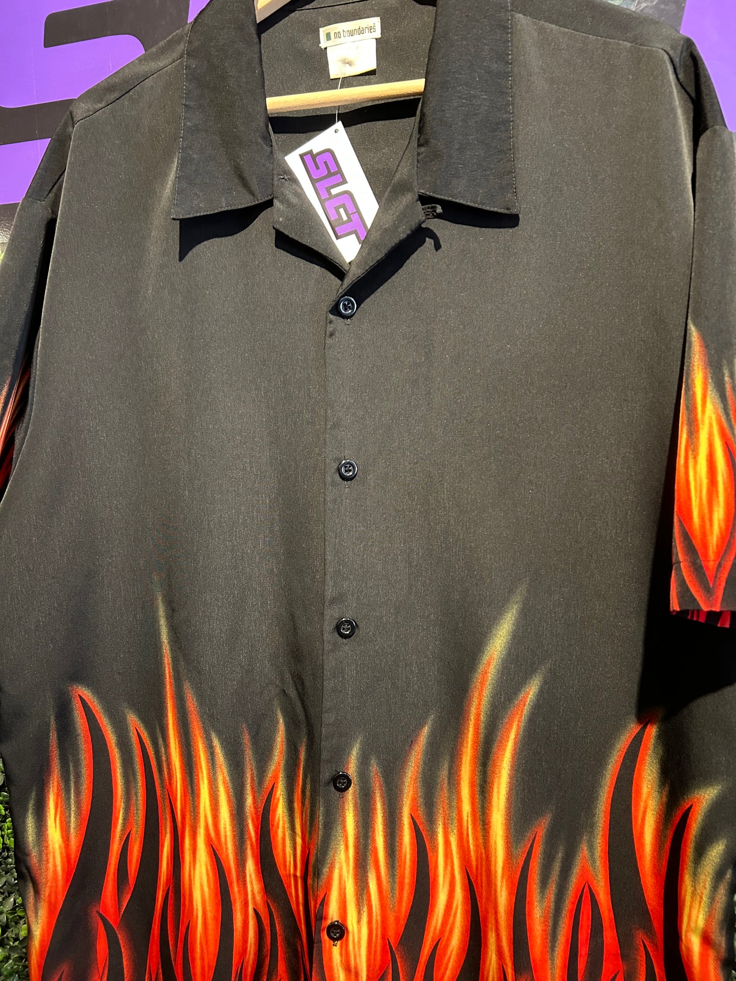 00s No Boundaries Flame Button-Up Shirt. Size L/XL