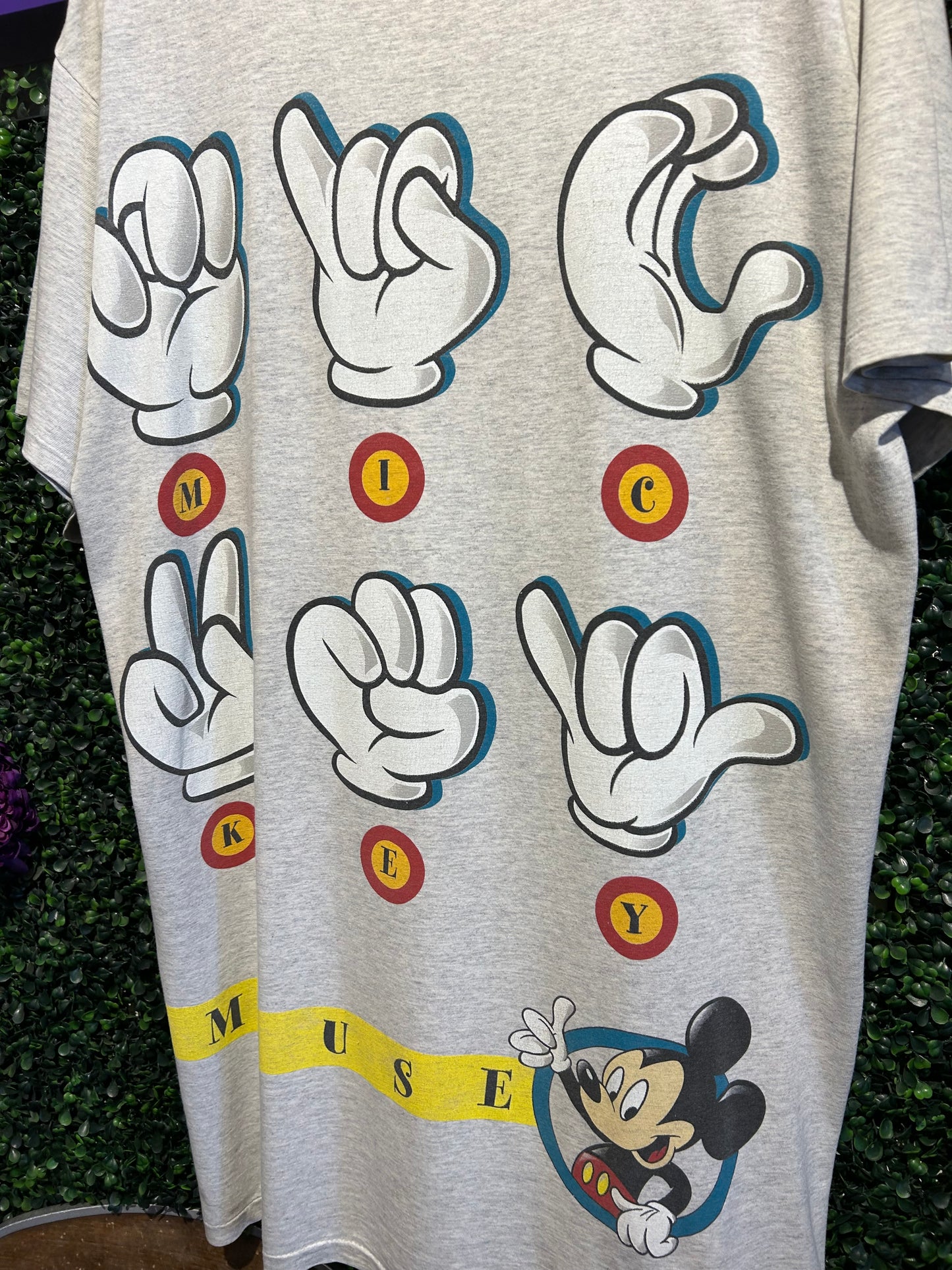 90s Mickey Mouse Sign of Good Character T-Shirt. Size XXL (OSFA)