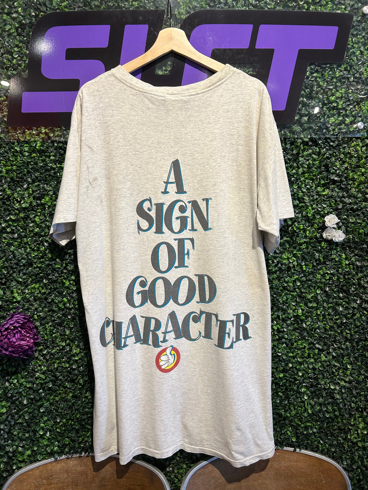 90s Mickey Mouse Sign of Good Character T-Shirt. Size XXL (OSFA)
