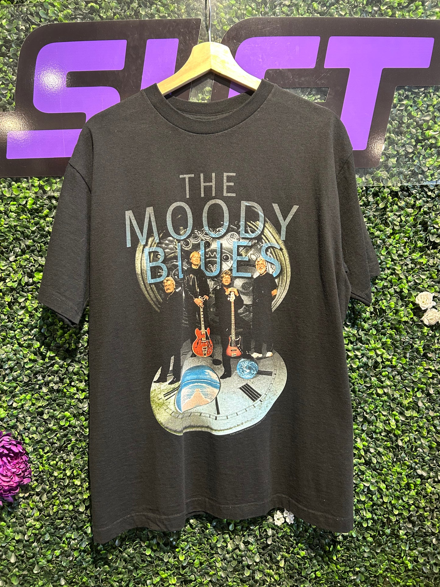 1999 The Moody Blues Strange Times Tour T-Shirt. Size Large