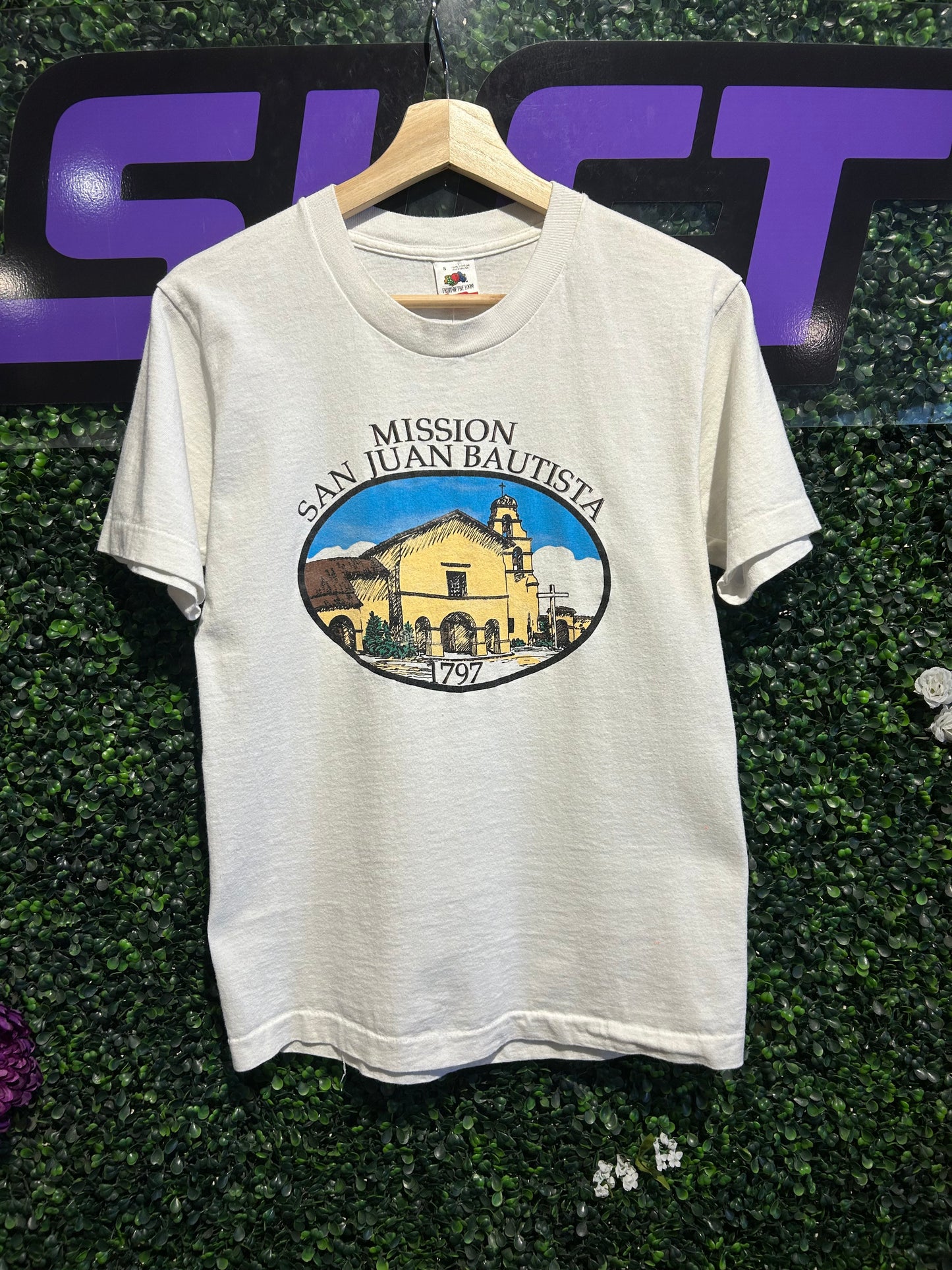 90s San Juan Bautista Mission T-Shirt. Size Small