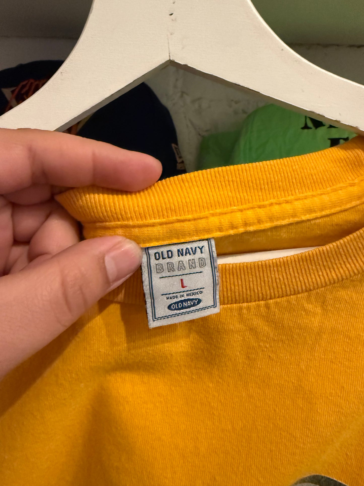 00’s Old Navy T-Shirt Size Large