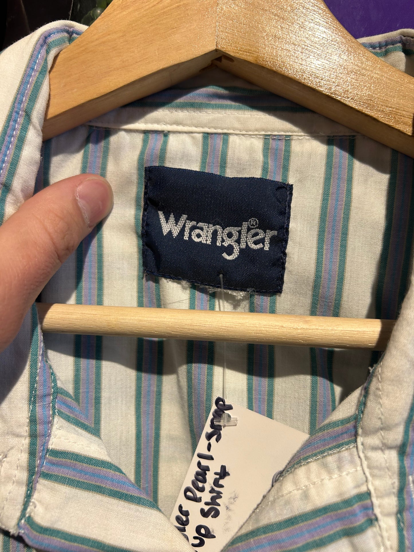 Vintage Wrangler Pearl-Snap Button-Up Shirt. Size XL