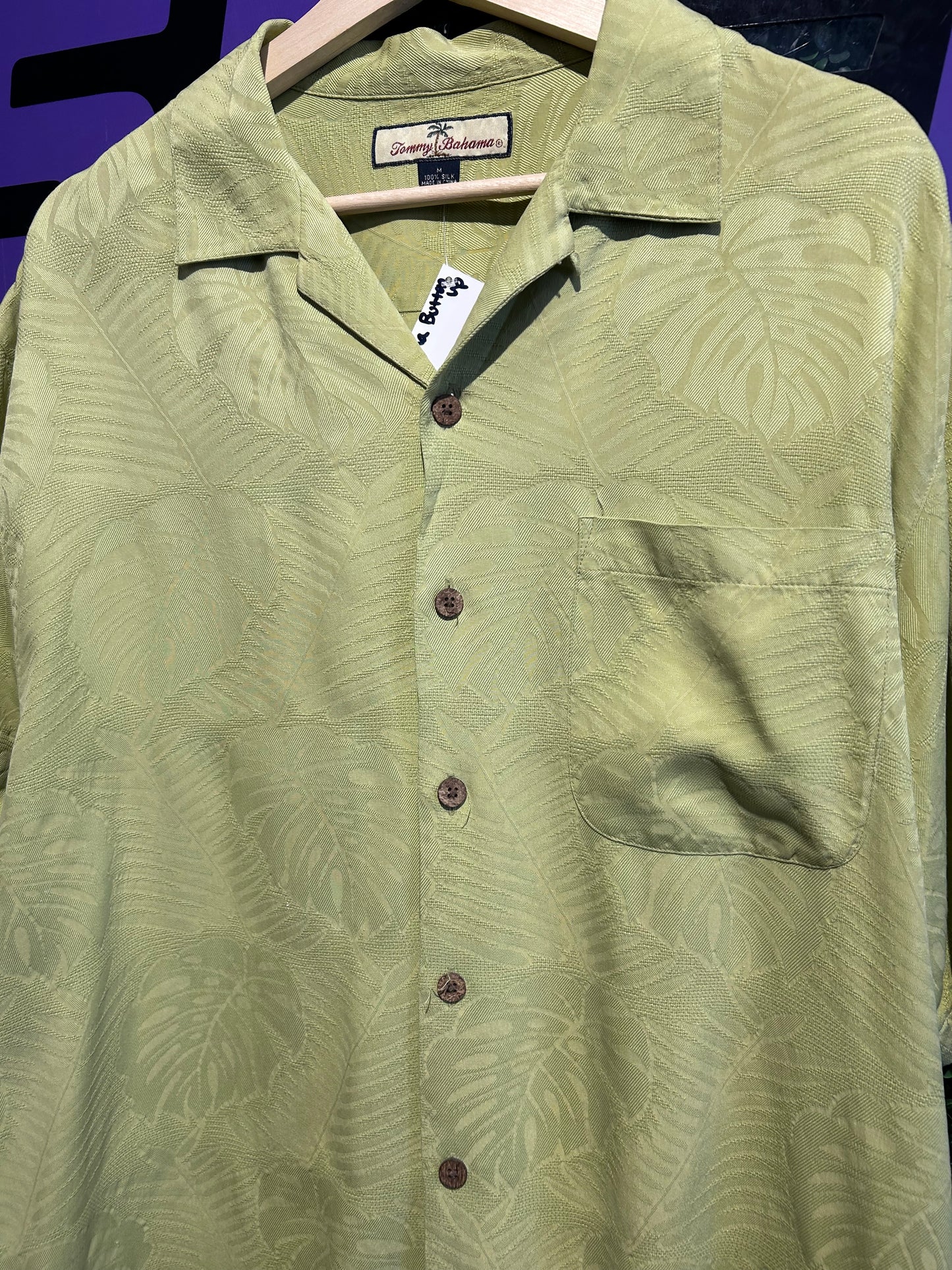 00s Tommy Bahama Button-Up Shirt. Size Large