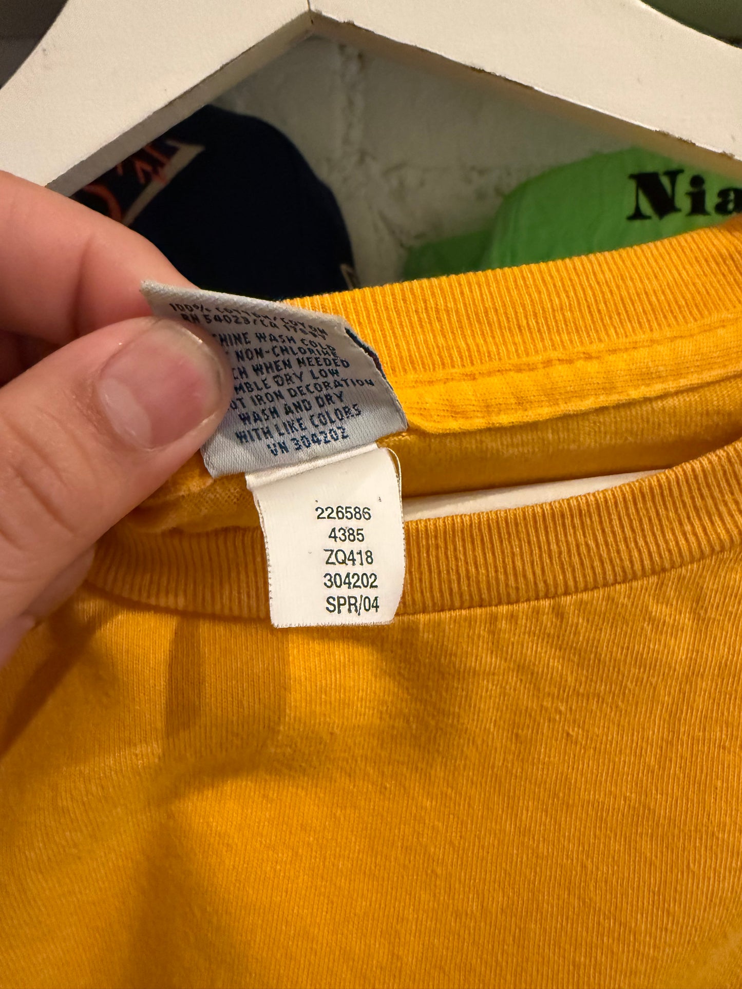 00’s Old Navy T-Shirt Size Large