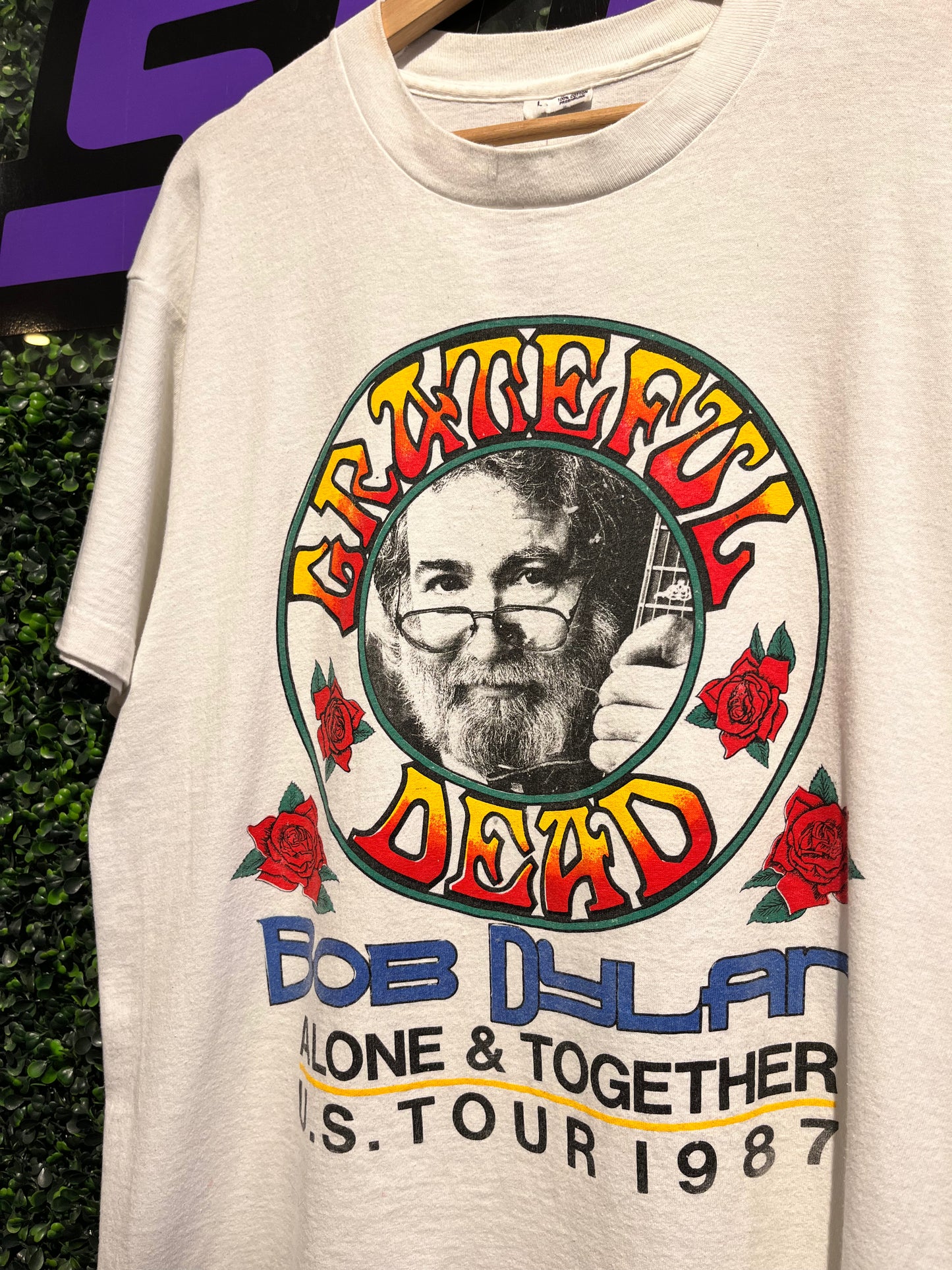 1987 Grateful Dead Bob Dylan Tour T-Shirt. Size Large
