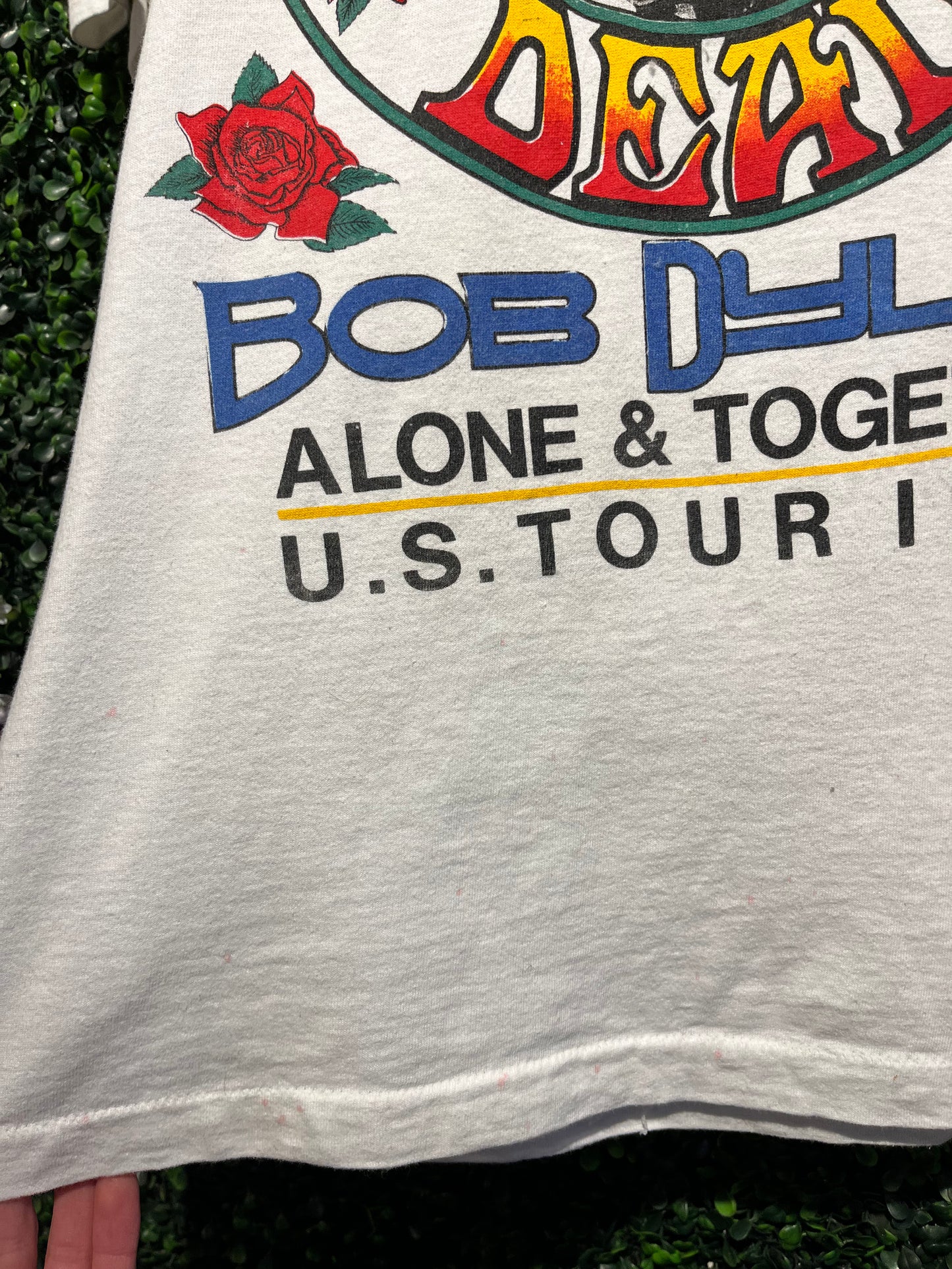 1987 Grateful Dead Bob Dylan Tour T-Shirt. Size Large