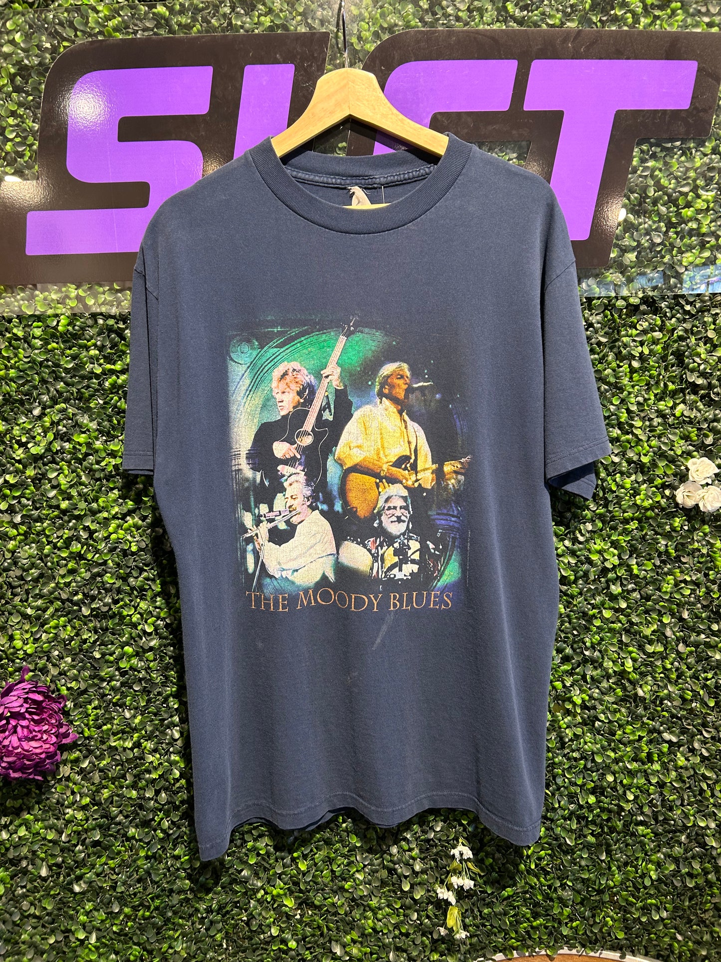 2000 The Moody Blues Hall of Fame T-Shirt. Size L/XL