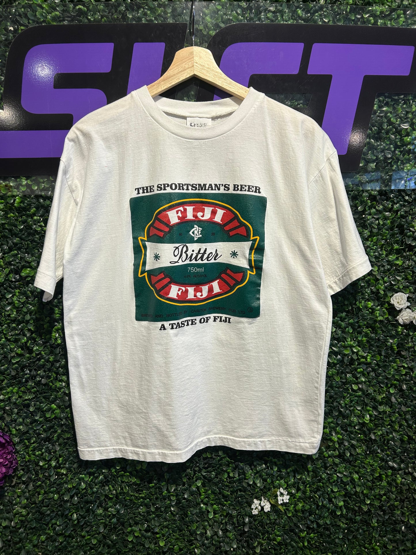 90s Fiji Bitter The Sportsman’s Beer T-Shirt. Size Medium