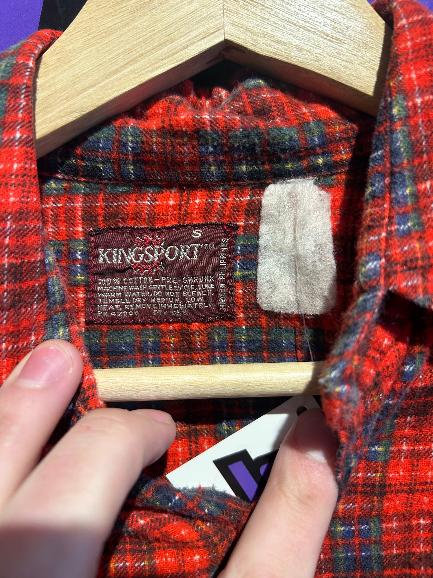 80s Kingsport Button-Up Flannel Shirt. Size Small