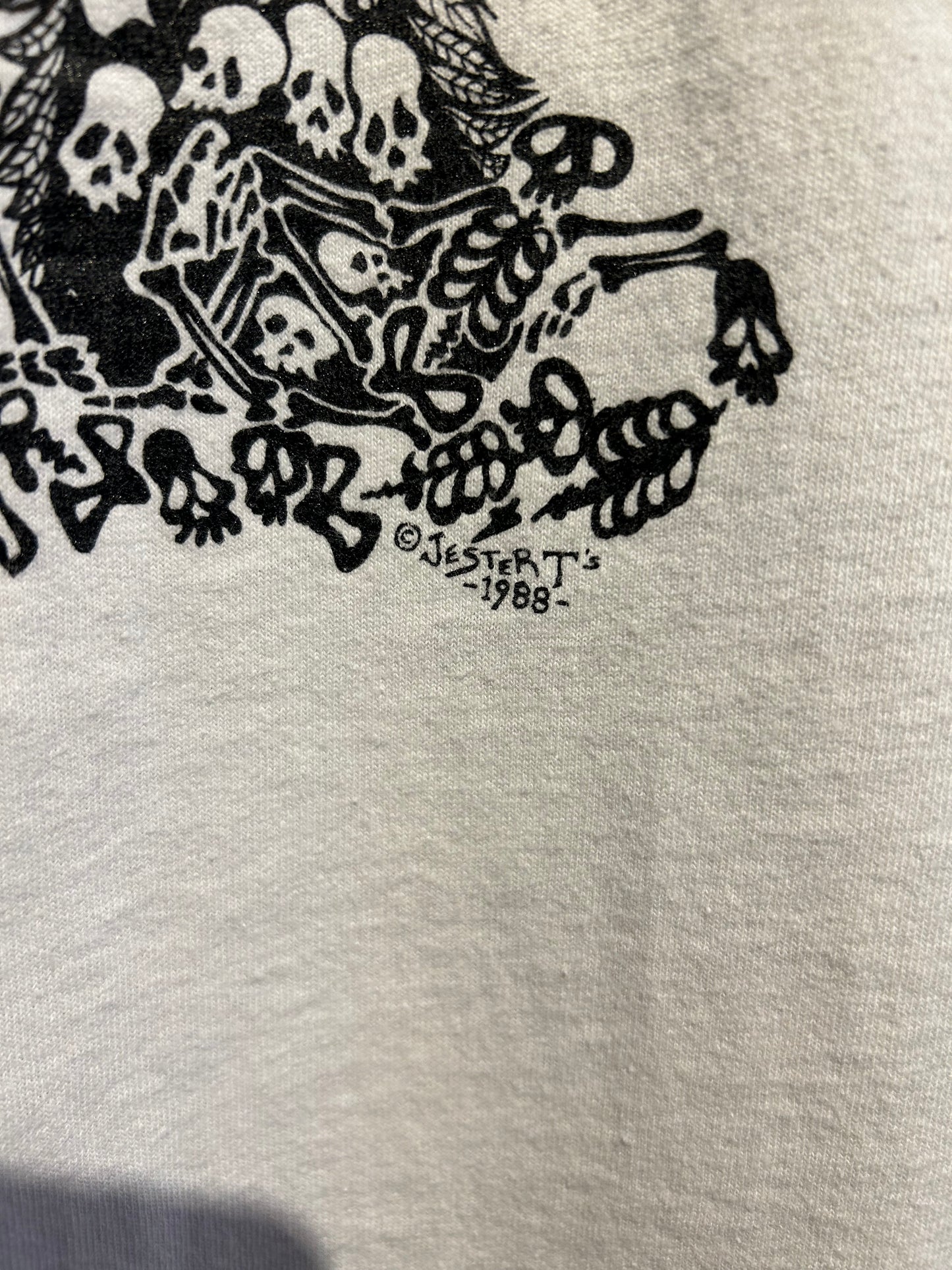 1988 Grateful Dead Mushroom Art T-Shirt. Size L/XL