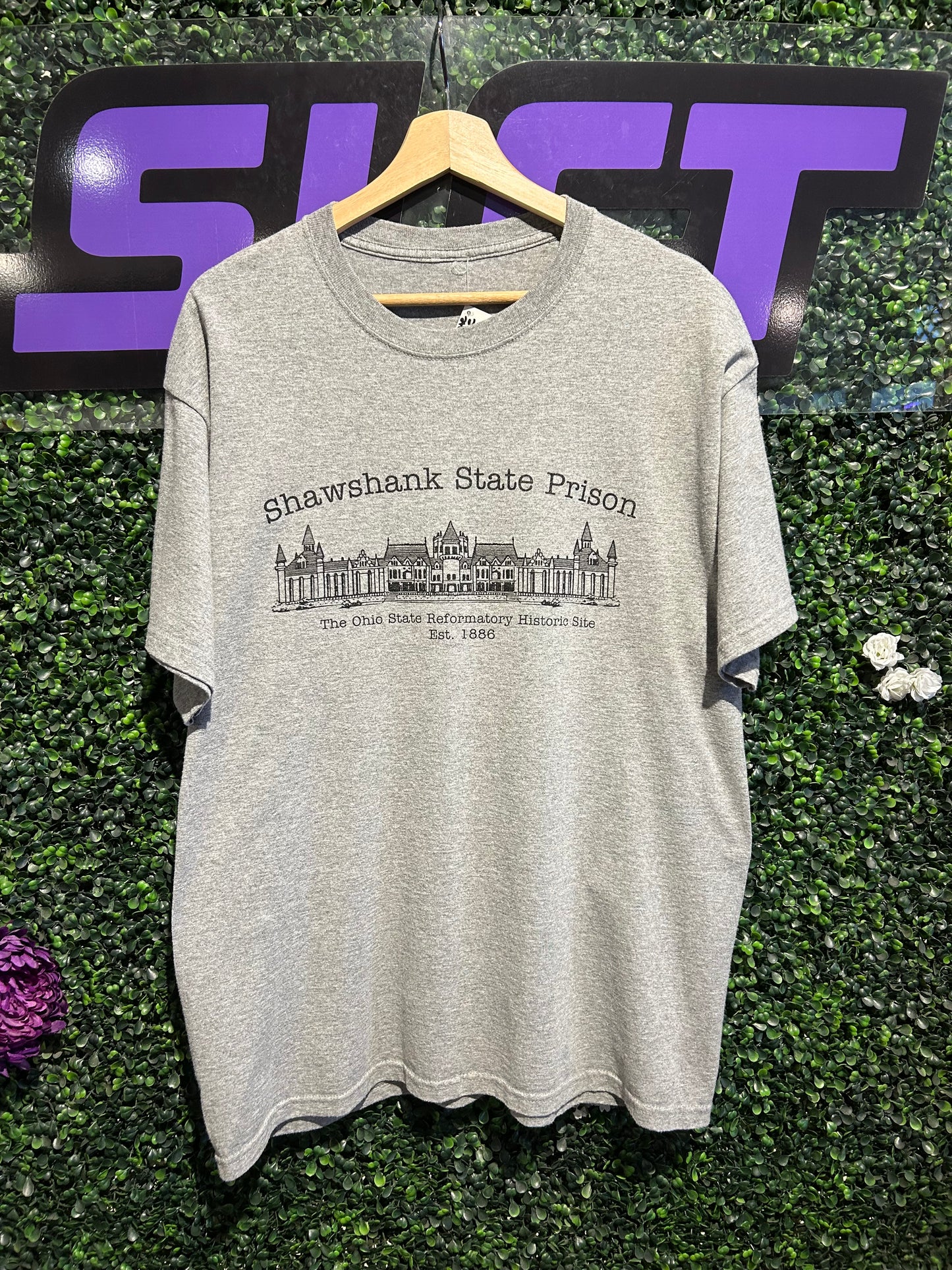 00s Shawshank State Prison Souvenir T-Shirt. Size L/XL