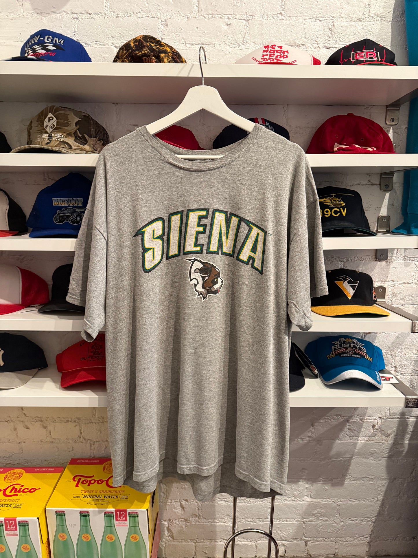 Siena College T-Shirt Size XL