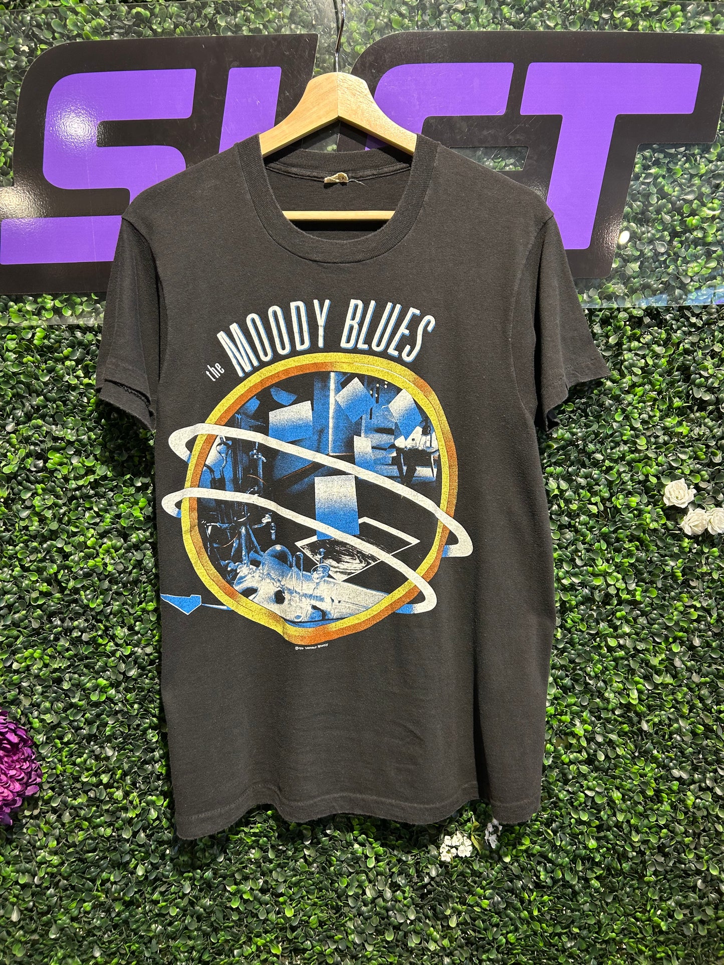 1986 The Moody Blues Live In Concert T-Shirt. Size Medium