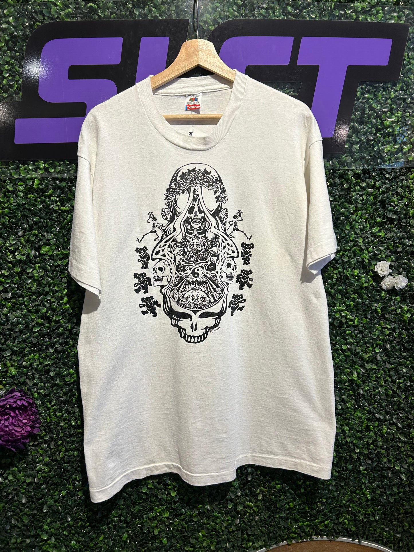1988 Grateful Dead Mushroom Art T-Shirt. Size L/XL