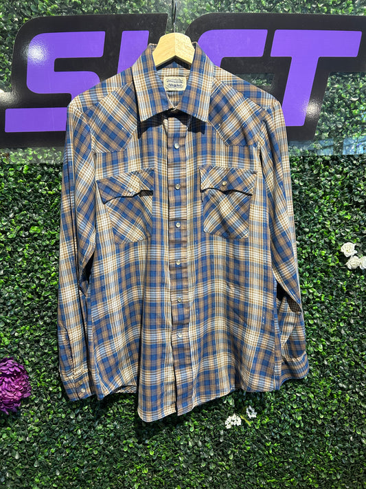 80s Levi’s Pearl-Snap Button-Up Flannel Shirt. Size Medium