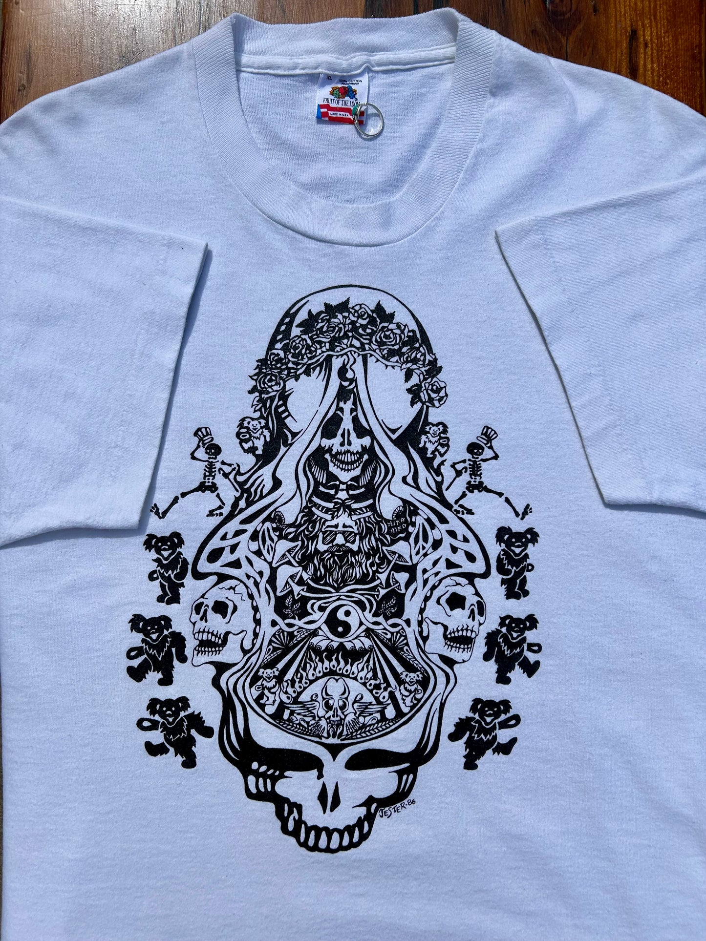 1988 Grateful Dead Mushroom Art T-Shirt. Size L/XL