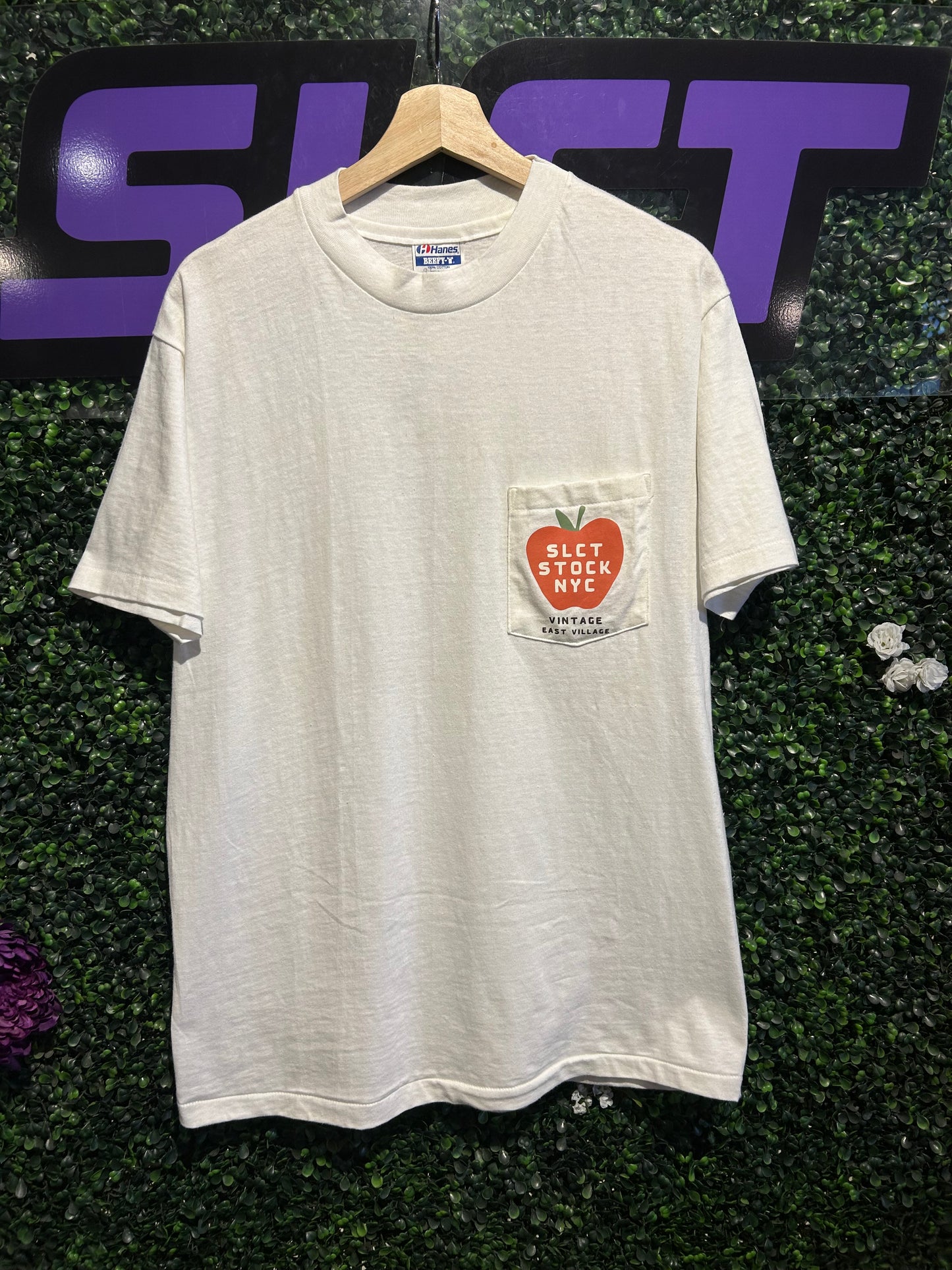 90s SLCT Stock NYC Hanes Pocket T-Shirt. Size M/L