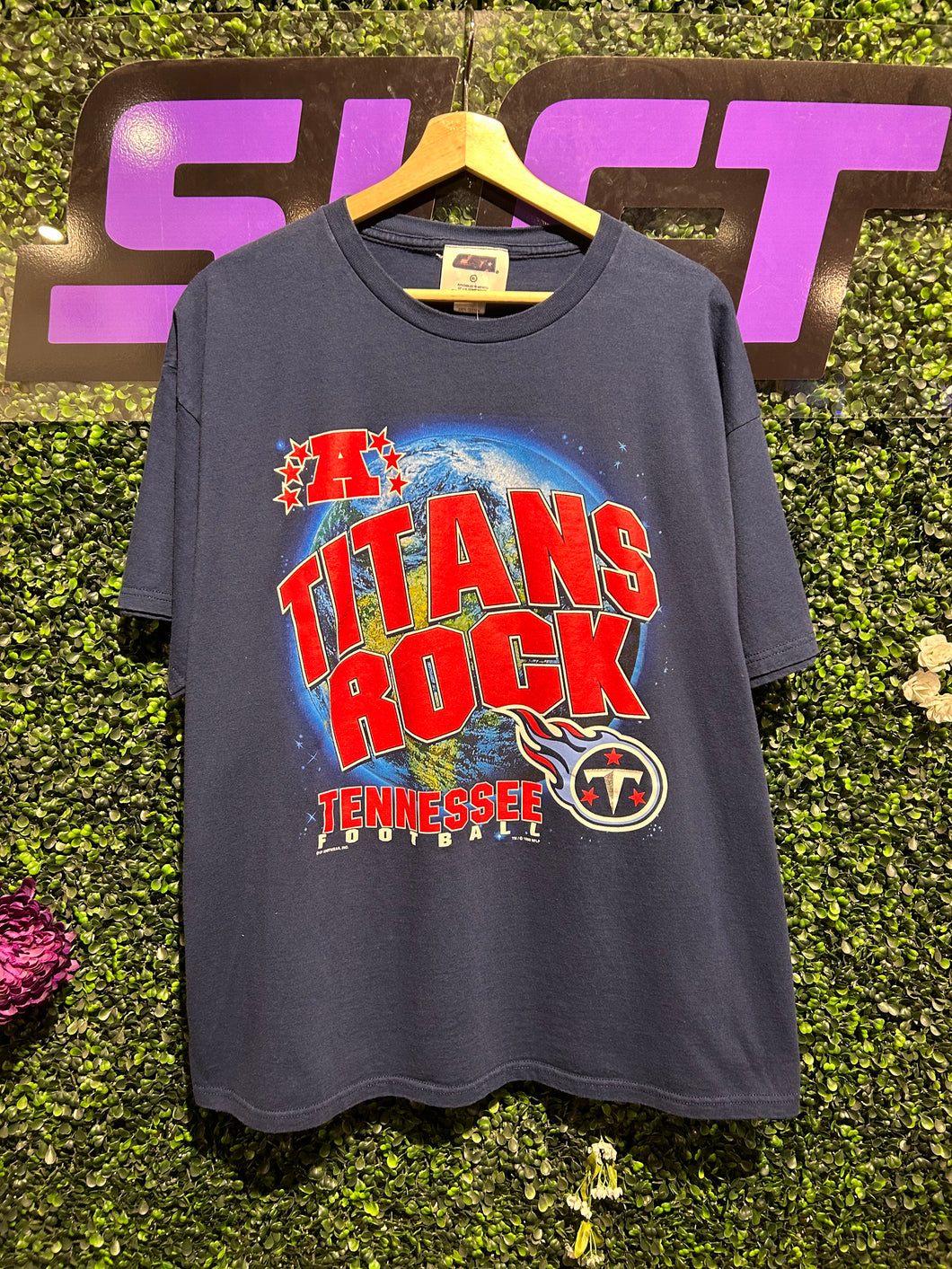 1999 Tennessee Titans ‘Titans Rock’ T-Shirt. Size XL