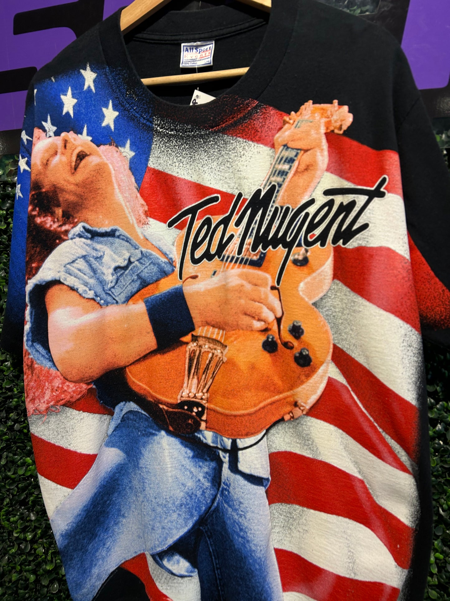 2000 Ted Nugent One Nation Under Ted T-Shirt. Size Large