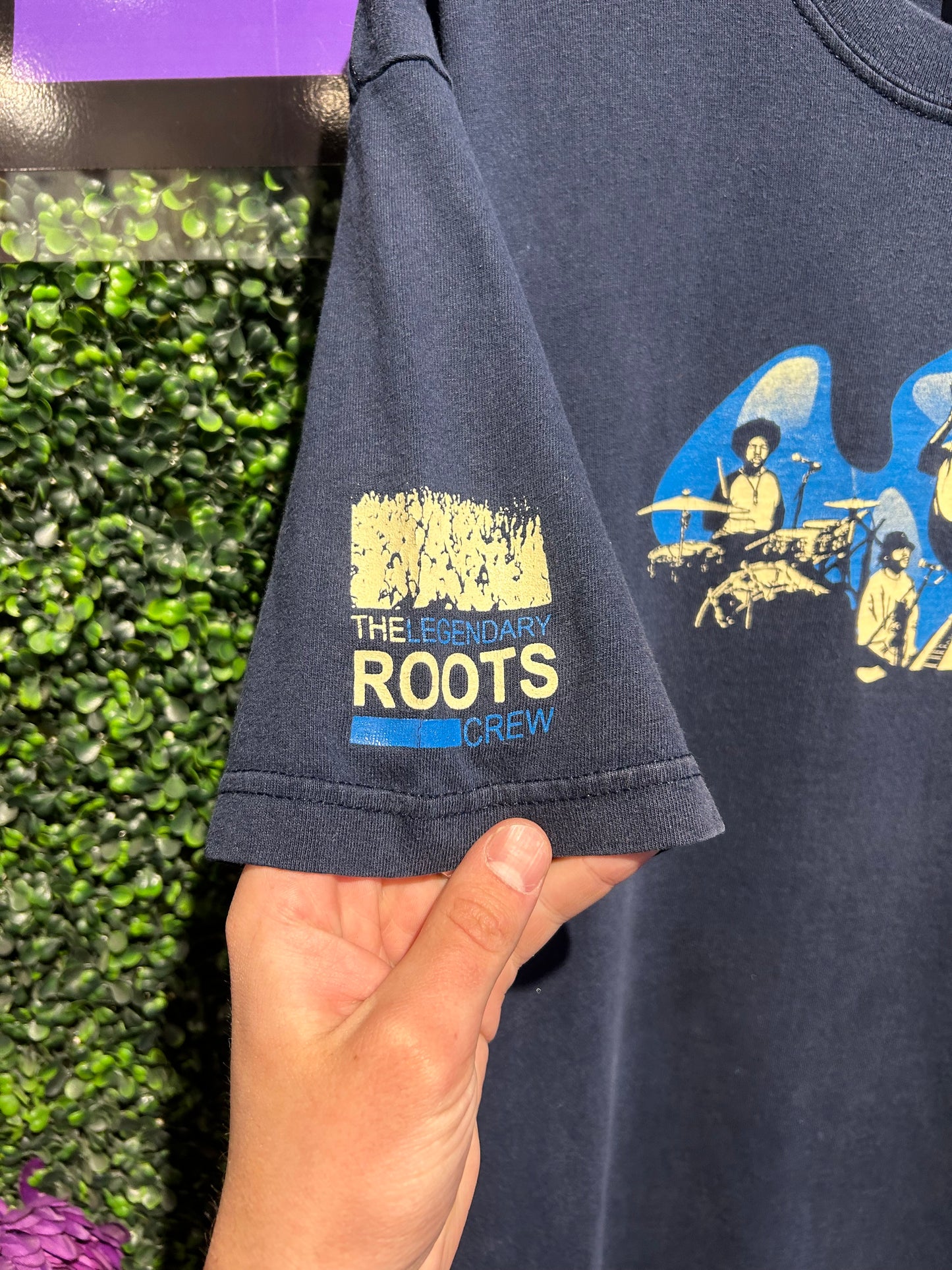 00s The Legendary Roots Tour Crew T-Shirt. Size L/XL