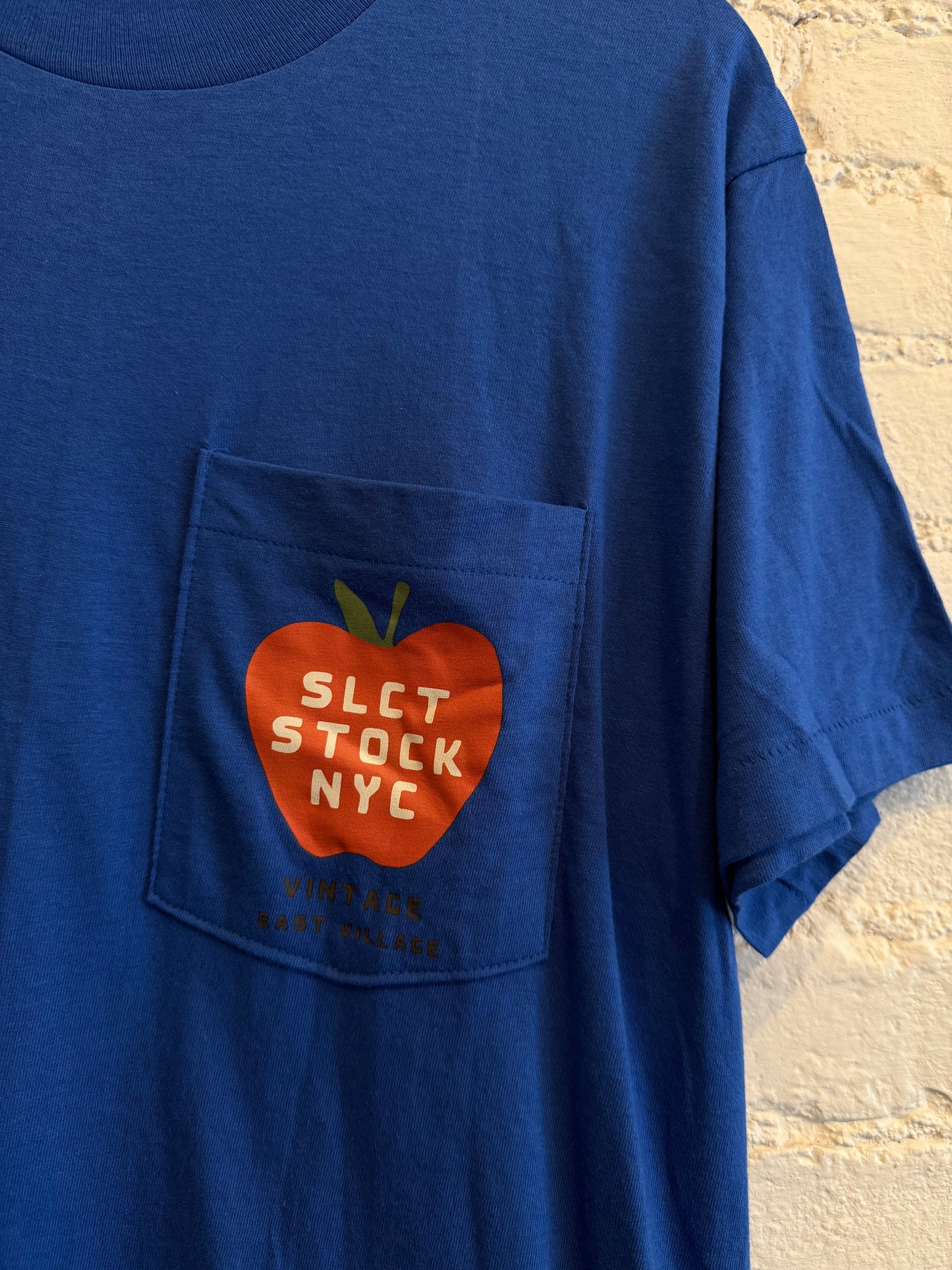 Vintage SLCT Stock Big Apple T-Shirt Size Large