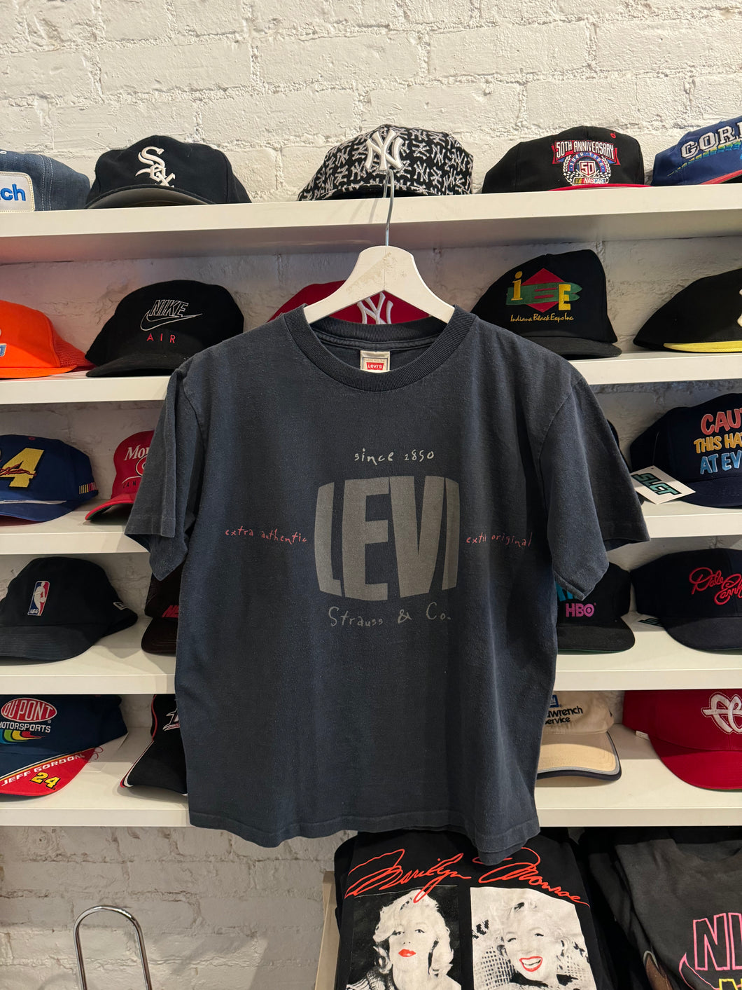 Vintage Levi’s T-Shirt Size M