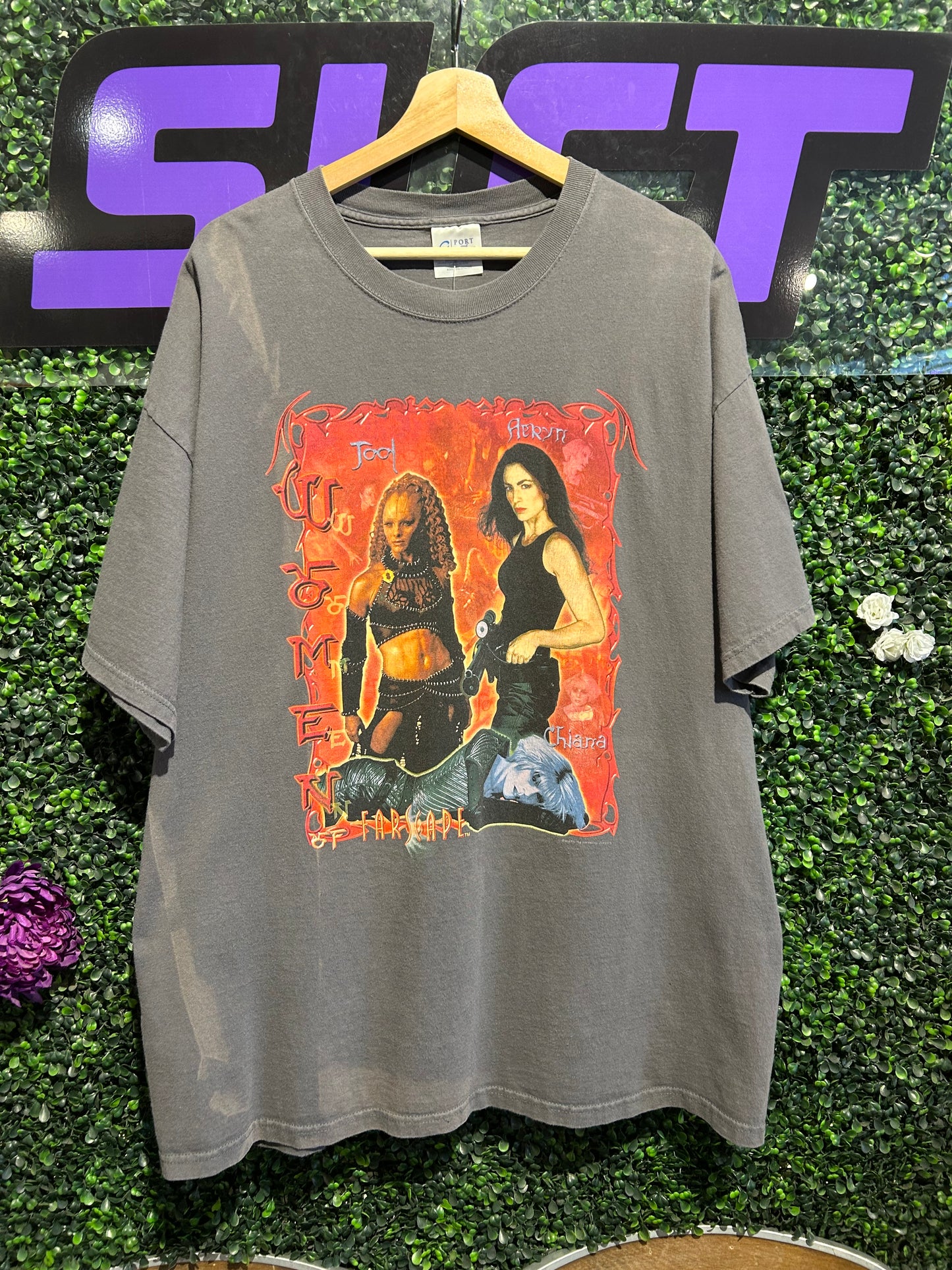 00s Women Of Farscape TV Promo T-Shirt. Size XXL