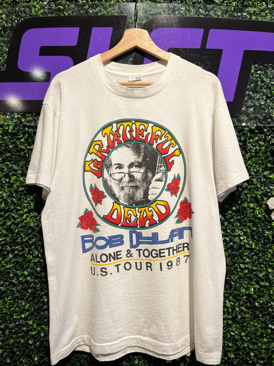 1987 Grateful Dead Bob Dylan Tour T-Shirt. Size Large