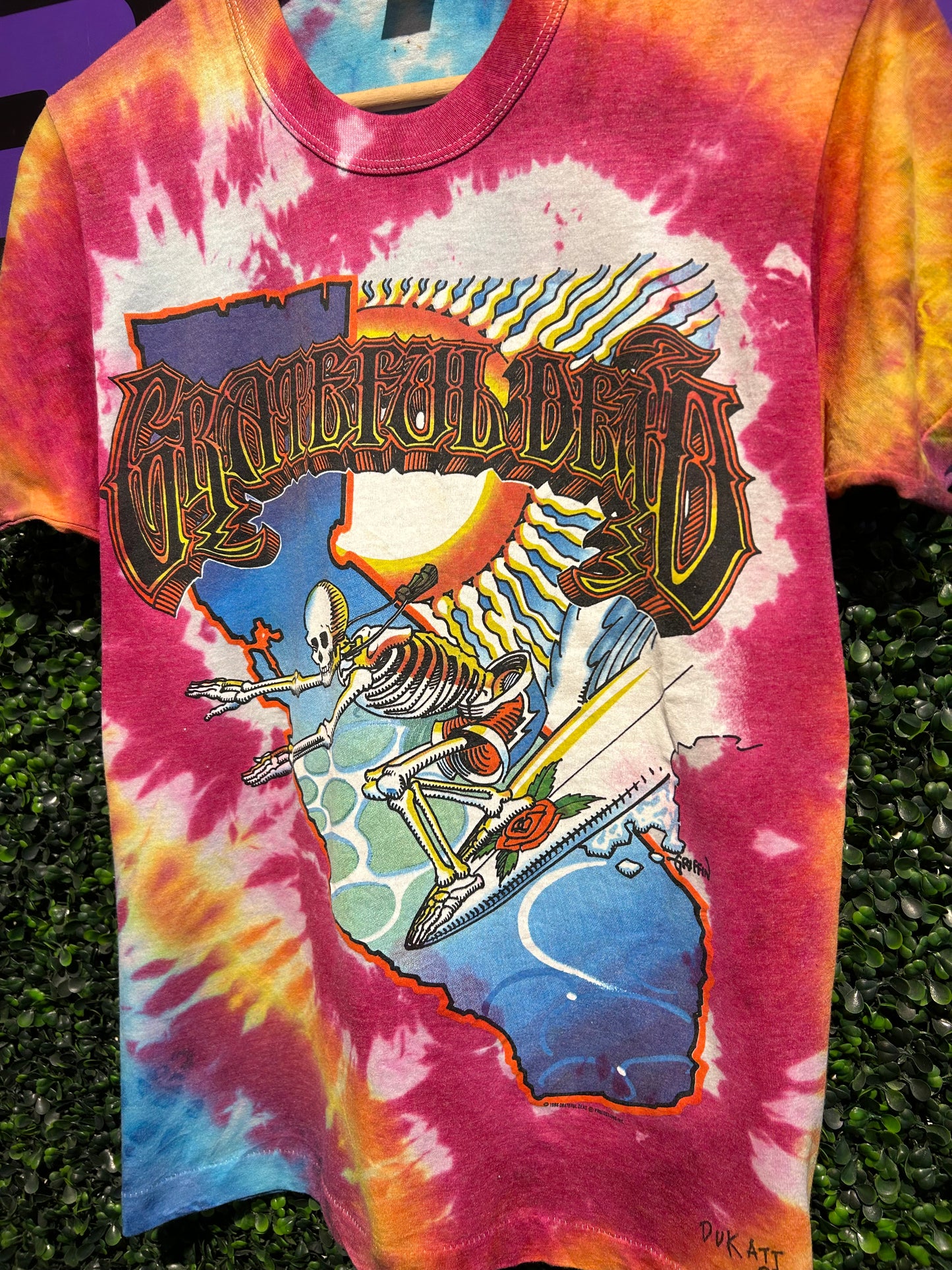 1986 Grateful Dead California Surf T-Shirt. Size Medium
